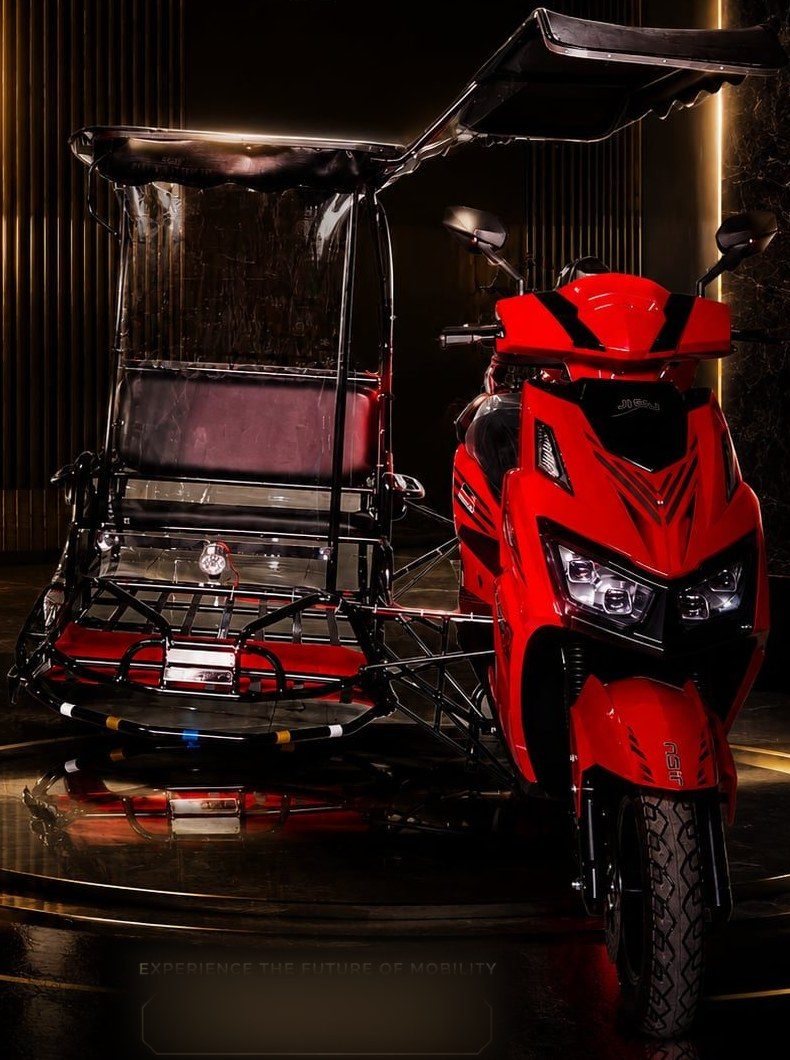JI SU SEPTEMBER e-scooter in red with sidecar